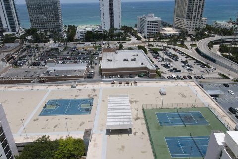 Condo in Sunny Isles Beach, Florida, 2 bedrooms  № 1384452 - photo 18