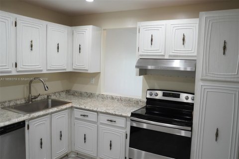 Condo in Davie, Florida, 2 bedrooms  № 1384410 - photo 11