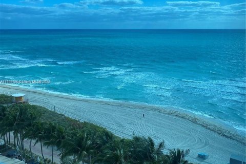 Apartamento en alquiler en Miami Beach, Florida, 1 dormitorio, 61.5 m2 № 1384451 - foto 1