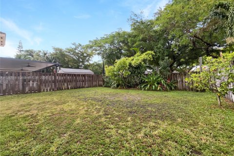 House in Cutler Bay, Florida 4 bedrooms, 158.4 sq.m. № 1155216 - photo 24