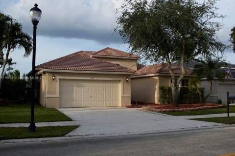 Villa ou maison à vendre à Weston, Floride: 4 chambres, 192.59 m2 № 1423583 - photo 2