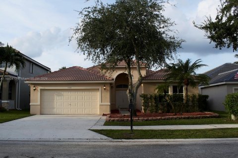 Villa ou maison à vendre à Weston, Floride: 4 chambres, 192.59 m2 № 1423583 - photo 1