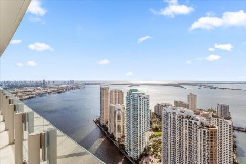 Condominio en venta en Miami, Florida, 5 dormitorios, 397.9 m2 № 1423965 - foto 3