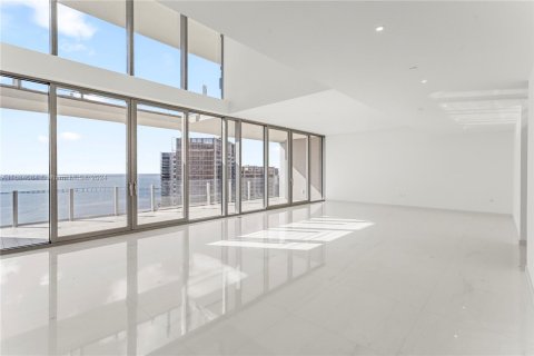 Condominio en venta en Miami, Florida, 5 dormitorios, 397.9 m2 № 1423965 - foto 16