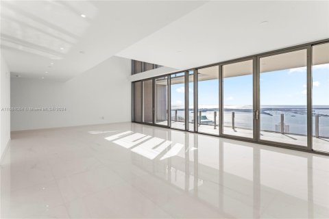 Condominio en venta en Miami, Florida, 5 dormitorios, 397.9 m2 № 1423965 - foto 9