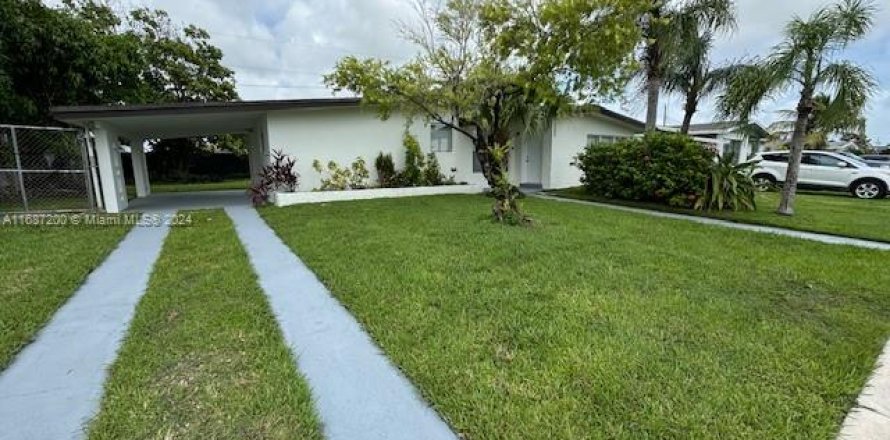 House in Miami, Florida 2 bedrooms, 107.95 sq.m. № 1427945