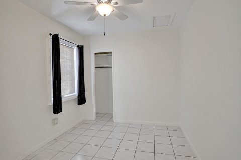 Commercial property in Fort Lauderdale, Florida 126.35 sq.m. № 1154562 - photo 9