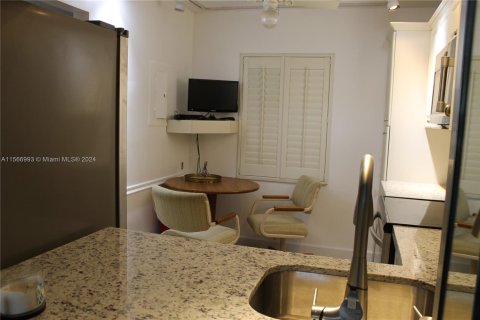 Condo in Coconut Creek, Florida, 2 bedrooms  № 1104071 - photo 12