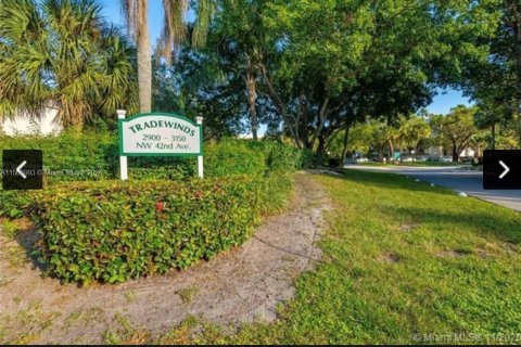 Condo in Coconut Creek, Florida, 2 bedrooms  № 1104071 - photo 9