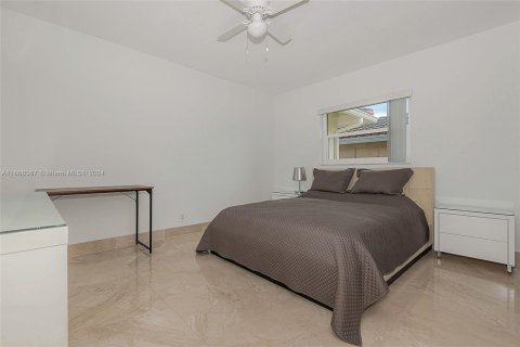 House in Lauderdale-by-the-Sea, Florida 4 bedrooms, 272.58 sq.m. № 1381984 - photo 30