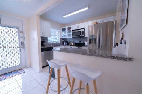 Condominio en venta en Sunrise, Florida, 2 dormitorios, 78.97 m2 № 1381937 - foto 3