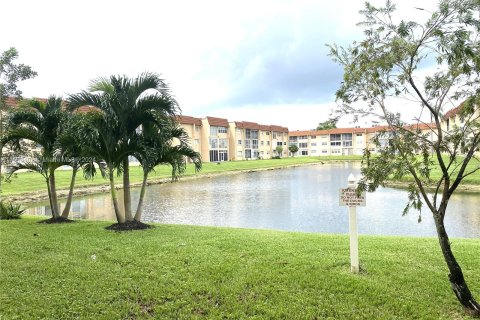 Condominio en venta en Sunrise, Florida, 2 dormitorios, 78.97 m2 № 1381937 - foto 2