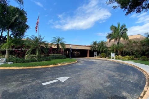 Condo in Sunrise, Florida, 2 bedrooms  № 1381937 - photo 21