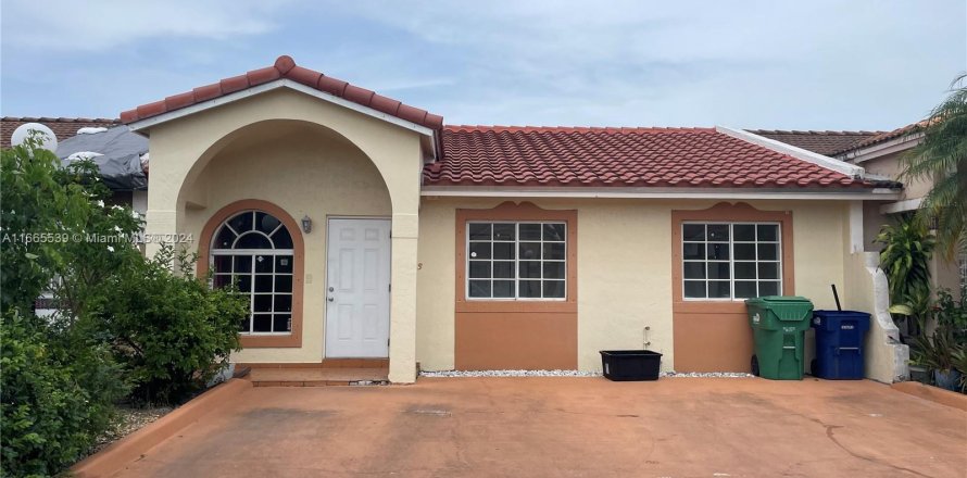 Casa en Hialeah, Florida 3 dormitorios, 110.55 m2 № 1381936