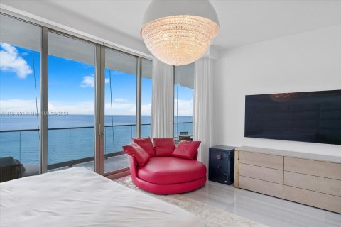 Condominio en venta en Sunny Isles Beach, Florida, 4 dormitorios, 305.37 m2 № 1096066 - foto 24