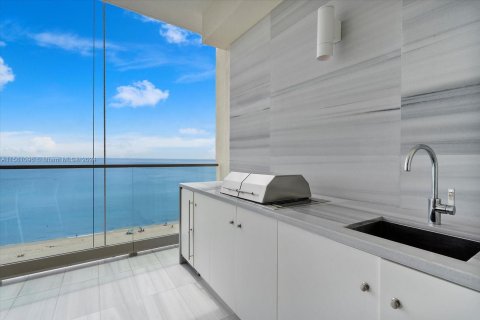 Condo in Sunny Isles Beach, Florida, 4 bedrooms  № 1096066 - photo 16