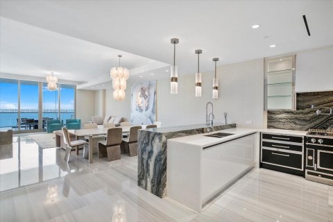 Condo in Sunny Isles Beach, Florida, 4 bedrooms  № 1096066 - photo 2