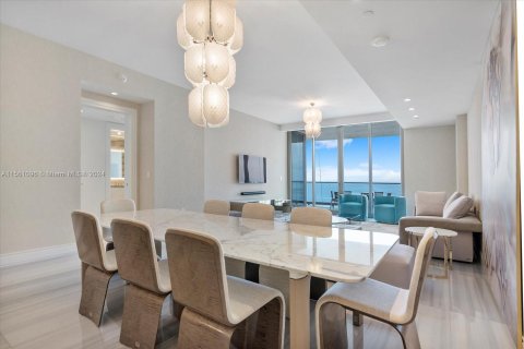 Condominio en venta en Sunny Isles Beach, Florida, 4 dormitorios, 305.37 m2 № 1096066 - foto 9