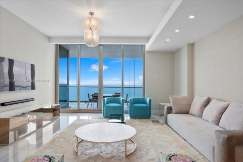 Condominio en venta en Sunny Isles Beach, Florida, 4 dormitorios, 305.37 m2 № 1096066 - foto 11