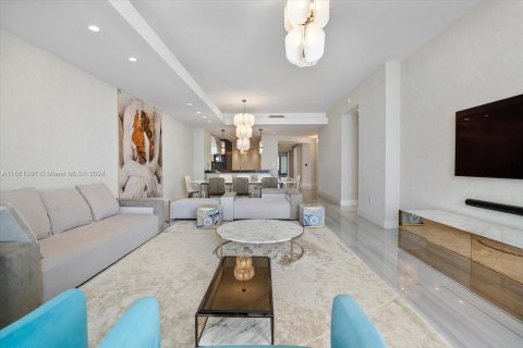 Copropriété à vendre à Sunny Isles Beach, Floride: 4 chambres, 305.37 m2 № 1096066 - photo 14