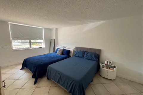 Copropriété à vendre à Sunny Isles Beach, Floride: 1 chambre, 100.98 m2 № 1096110 - photo 8