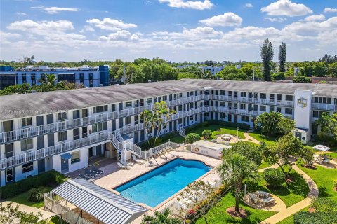 Condo in Miami, Florida, 1 bedroom  № 1331923 - photo 12