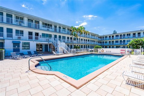 Condo in Miami, Florida, 1 bedroom  № 1331923 - photo 10