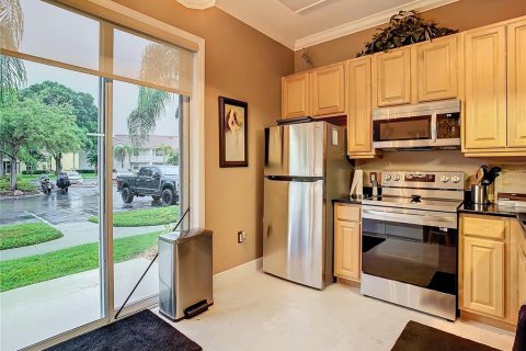 Condo in Land O' Lakes, Florida, 2 bedrooms  № 1341322 - photo 2