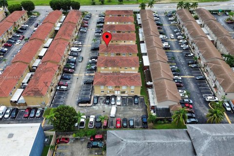 Condominio en venta en Hialeah, Florida, 2 dormitorios, 86.4 m2 № 1401643 - foto 23