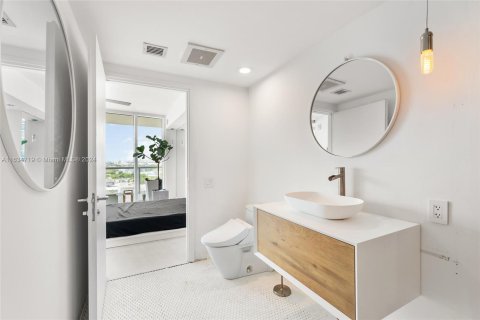 Copropriété à vendre à Miami Beach, Floride: 2 chambres, 134.89 m2 № 1295149 - photo 17