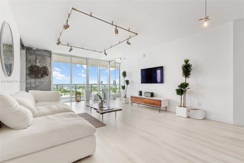 Condominio en venta en Miami Beach, Florida, 2 dormitorios, 134.89 m2 № 1295149 - foto 2