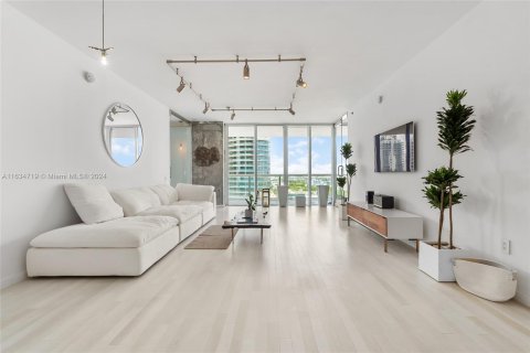 Condo in Miami Beach, Florida, 2 bedrooms  № 1295149 - photo 3