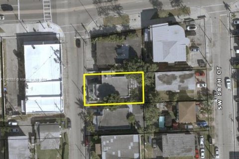 Commercial property in Miami, Florida № 827284 - photo 3