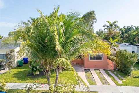 Villa ou maison à vendre à Miami, Floride: 2 chambres, 86.49 m2 № 1080332 - photo 23