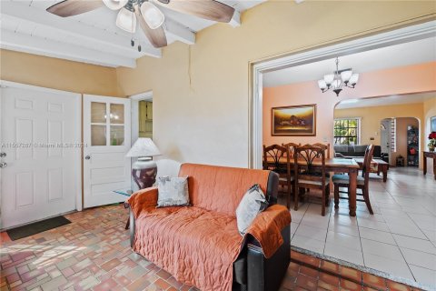 Villa ou maison à vendre à Miami, Floride: 2 chambres, 86.49 m2 № 1080332 - photo 16