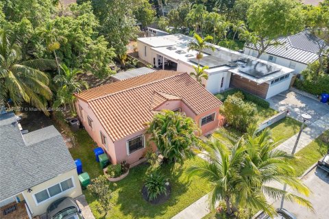 Villa ou maison à vendre à Miami, Floride: 2 chambres, 86.49 m2 № 1080332 - photo 24