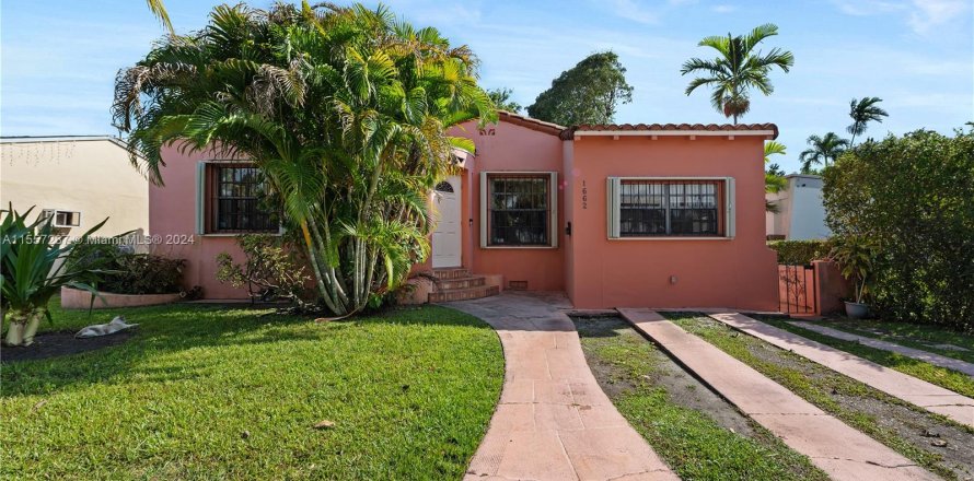 Villa ou maison à Miami, Floride 2 chambres, 86.49 m2 № 1080332