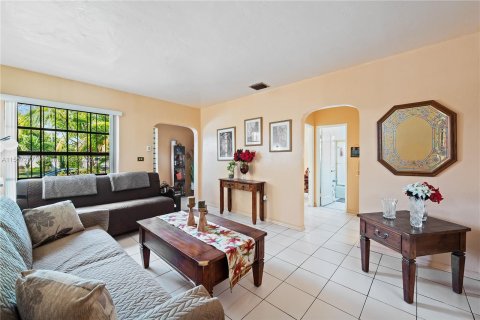 Villa ou maison à vendre à Miami, Floride: 2 chambres, 86.49 m2 № 1080332 - photo 19