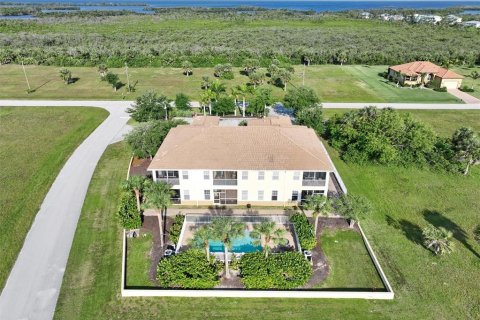 Condominio en venta en Punta Gorda, Florida, 2 dormitorios, 121.98 m2 № 1137395 - foto 2