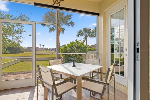 Copropriété à vendre à Punta Gorda, Floride: 2 chambres, 121.98 m2 № 1137395 - photo 4