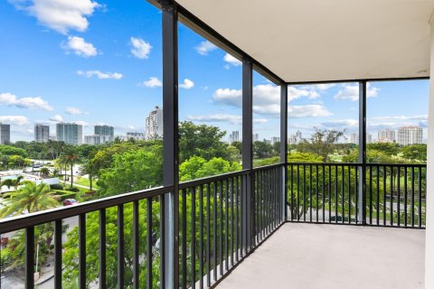 Condo in Miami, Florida, 2 bedrooms  № 1180142 - photo 12