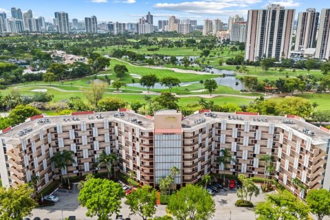 Condo in Miami, Florida, 2 bedrooms  № 1180142 - photo 28