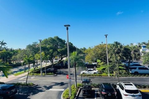 Propiedad comercial en venta en Key Biscayne, Florida № 1236000 - foto 19