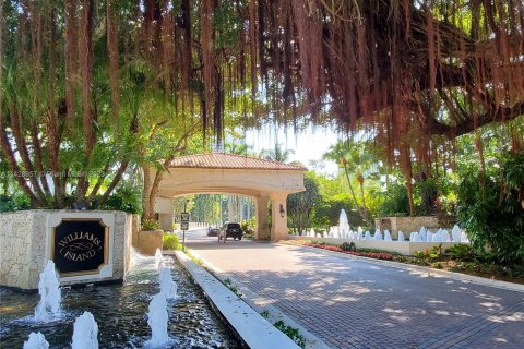 Condo in Aventura, Florida, 2 bedrooms  № 647633 - photo 2