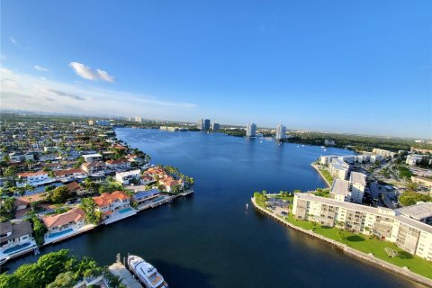 Condominio en venta en Aventura, Florida, 2 dormitorios, 125.42 m2 № 647633 - foto 7