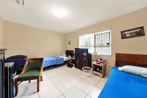 Propiedad comercial en venta en Miami, Florida № 1206587 - foto 24