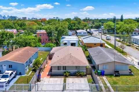 Propiedad comercial en venta en Miami, Florida № 1206587 - foto 30