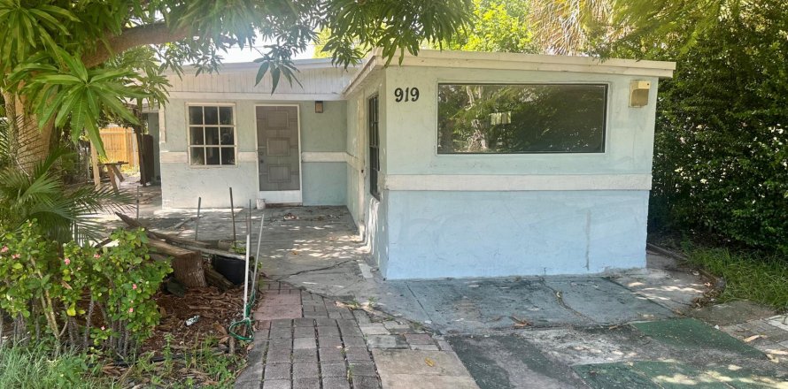 House in Lake Worth, Florida 2 bedrooms, 95.78 sq.m. № 788105