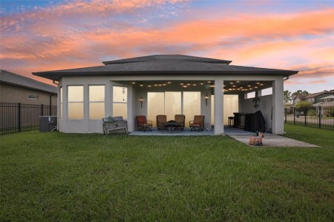 Villa ou maison à vendre à Wesley Chapel, Floride: 4 chambres, 274.9 m2 № 1324429 - photo 2