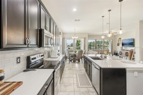 Casa en venta en Wesley Chapel, Florida, 4 dormitorios, 274.9 m2 № 1324429 - foto 18